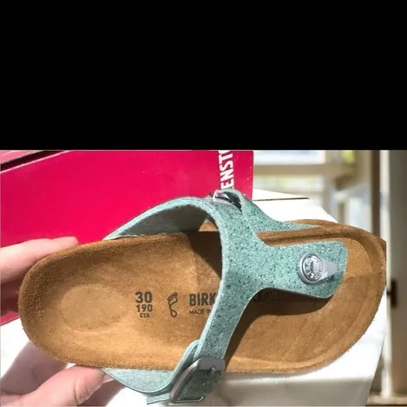🔥 🆕 BIRKENSTOCK Girls Sandals Green Gizeh Cosmic Sparkle Size 30 US 12 - 12.5