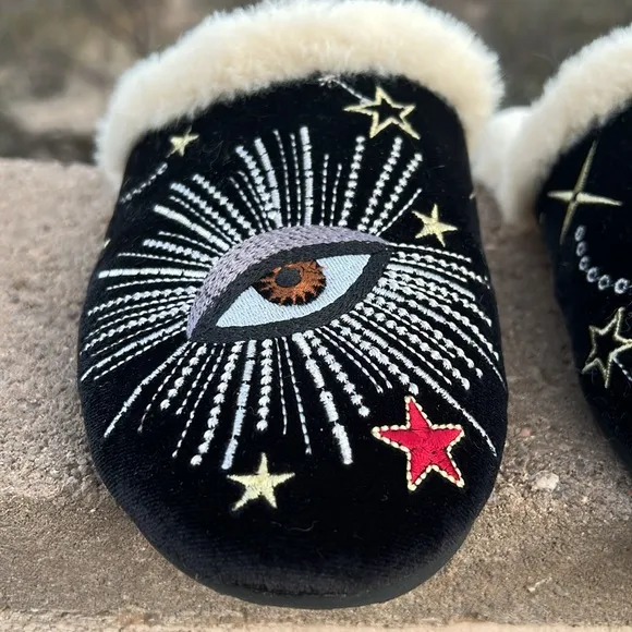 ⭐️🌙 Johnny Was Celestial Embroidered Boho Black Velvet Slippers 🌙⭐️