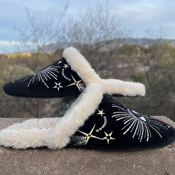 ⭐️🌙 Johnny Was Celestial Embroidered Boho Black Velvet Slippers 🌙⭐️