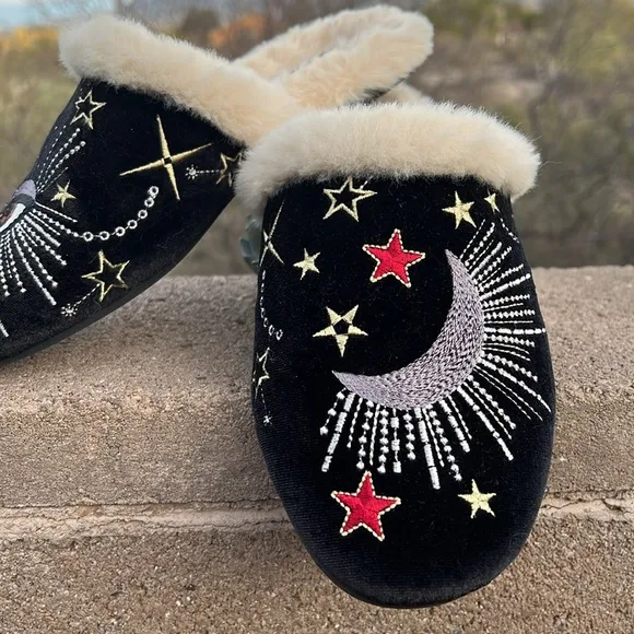 ⭐️🌙 Johnny Was Celestial Embroidered Boho Black Velvet Slippers 🌙⭐️