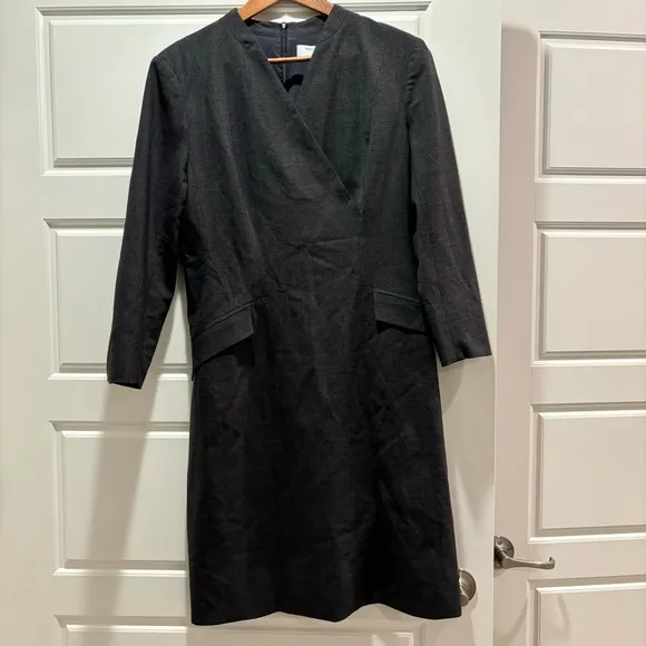📚 MM.LAFLEUR Classic V-Neck Dress - Size 10​​
