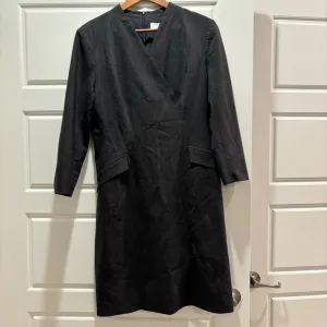 📚 MM.LAFLEUR Classic V-Neck Dress - Size 10​​