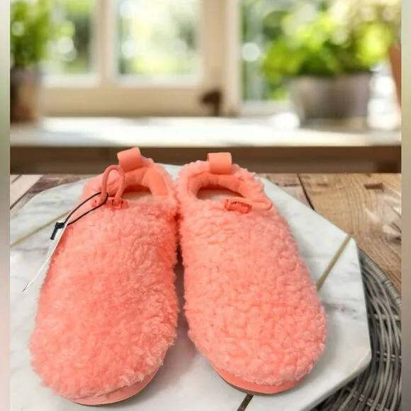 🔥 UGG Plushy Slippers Shearling Slip On Loafers Kids Size 2 EU 33.5