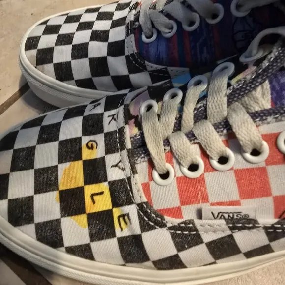 🍕 VANS X STRANGER THINGS Authentic surfer boy pizza sneakers shoes collab 🍕