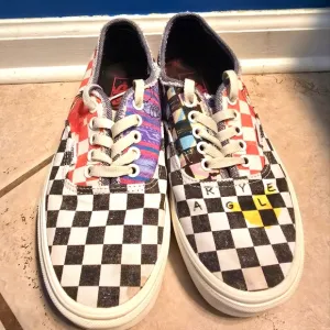 🍕 VANS X STRANGER THINGS Authentic surfer boy pizza sneakers shoes collab 🍕