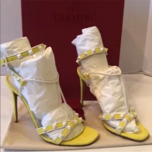 🔥🔥🔥100% Authentic Valentino High Heels