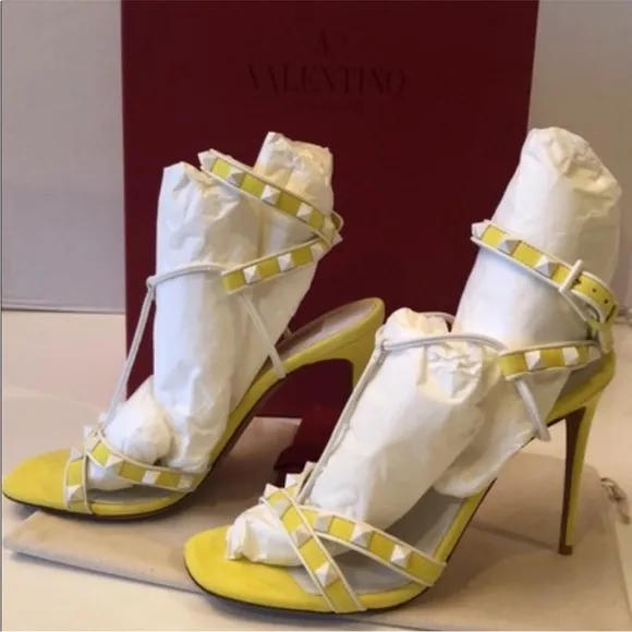 🔥🔥🔥100% Authentic Valentino High Heels