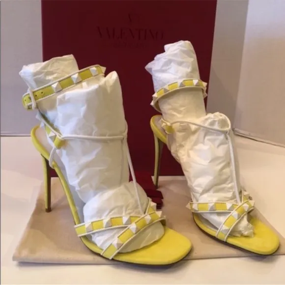 🔥🔥🔥100% Authentic Valentino High Heels