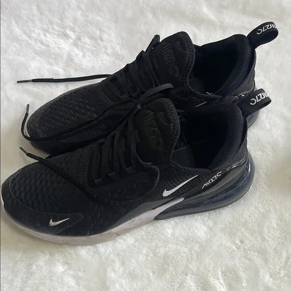 2 Nike Black and White Sneakers Modern Athletic Design