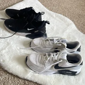 2 Nike Black and White Sneakers Modern Athletic Design