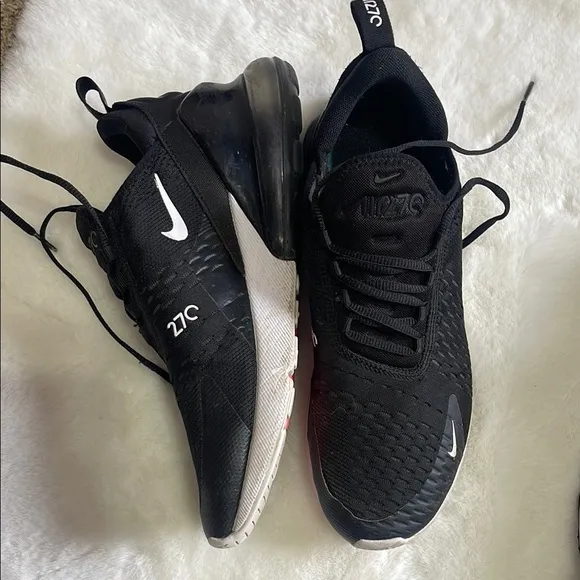 2 Nike Black and White Sneakers Modern Athletic Design