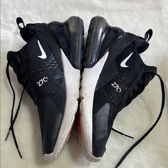 2 Nike Black and White Sneakers Modern Athletic Design