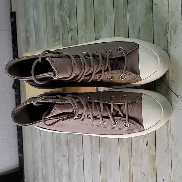 '21 Womens Chuck Taylor All Star Lugged Winter 2.0 'Hummus' Platform Sneakers 7½