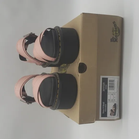228- Dr. Martens Soft Air Platform Sandals Pink Size 9 NWT