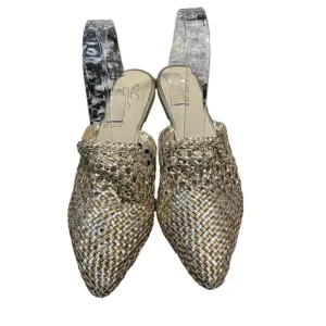 42 Gold Charmed Pointed Toe Mule Women's Size 9