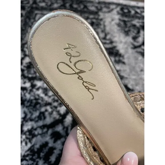 42 Gold Charmed Pointed Toe Mule Women's Size 9
