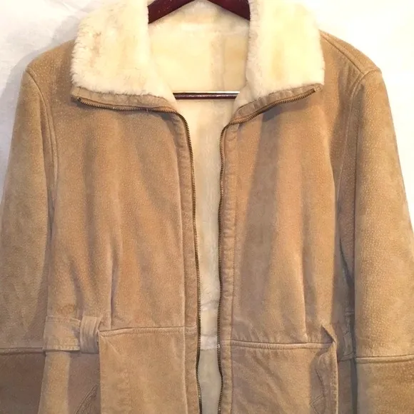 80's VINTAGE &amp; LIKE NEW BOHO SHERPA LINED WILSON'S GENUINE TAN SUEDE BELTED COAT