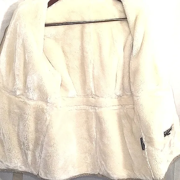 80's VINTAGE &amp; LIKE NEW BOHO SHERPA LINED WILSON'S GENUINE TAN SUEDE BELTED COAT