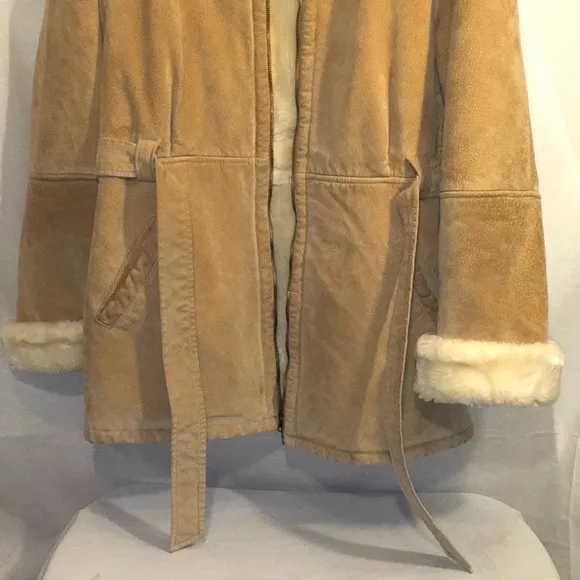 80's VINTAGE &amp; LIKE NEW BOHO SHERPA LINED WILSON'S GENUINE TAN SUEDE BELTED COAT
