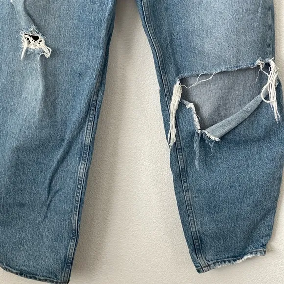 Abercrombie Fitch 80s Mom High Rise Jeans Sz 28/6 Distressed Stretch Light Wash