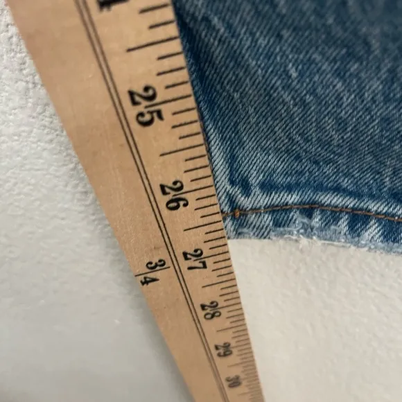 Abercrombie Fitch 80s Mom High Rise Jeans Sz 28/6 Distressed Stretch Light Wash