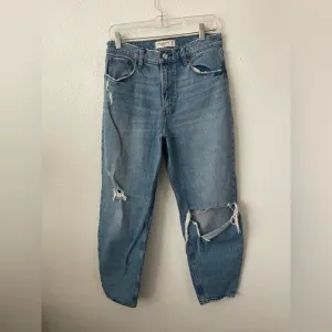 Abercrombie Fitch 80s Mom High Rise Jeans Sz 28/6 Distressed Stretch Light Wash
