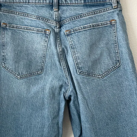 Abercrombie Fitch 80s Mom High Rise Jeans Sz 28/6 Distressed Stretch Light Wash