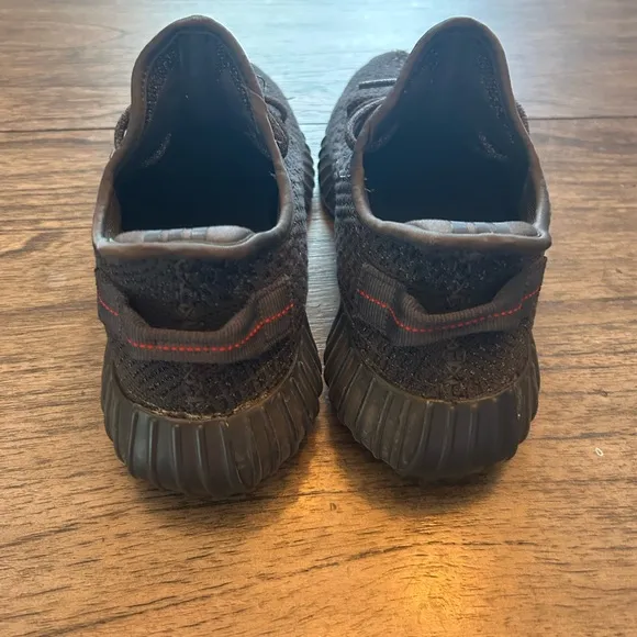 ADDIAS YEZZY V2 REFLECTIVE USED 9.5
