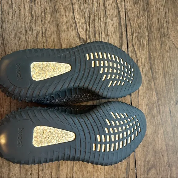 ADDIAS YEZZY V2 REFLECTIVE USED 9.5