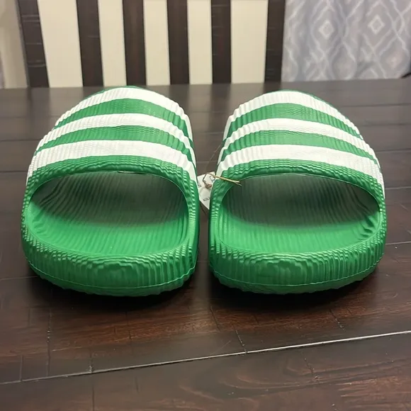 Adidas Adilette 22 Slides Sandals Shoes green white IG9260 new Mens Size 10