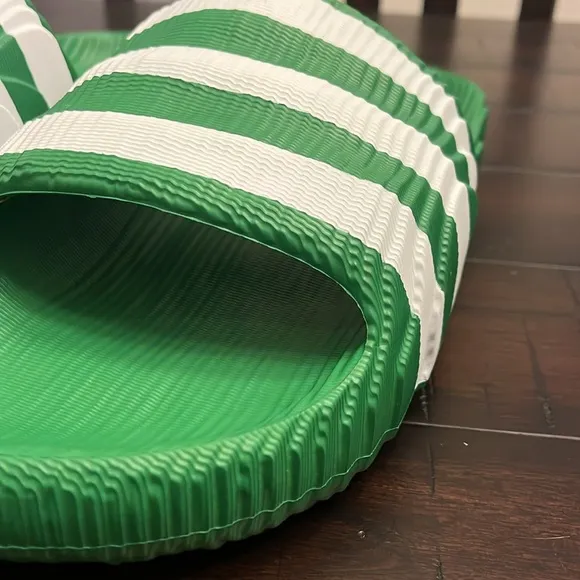 Adidas Adilette 22 Slides Sandals Shoes green white IG9260 new Mens Size 10