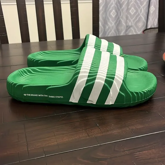 Adidas Adilette 22 Slides Sandals Shoes green white IG9260 new Mens Size 10