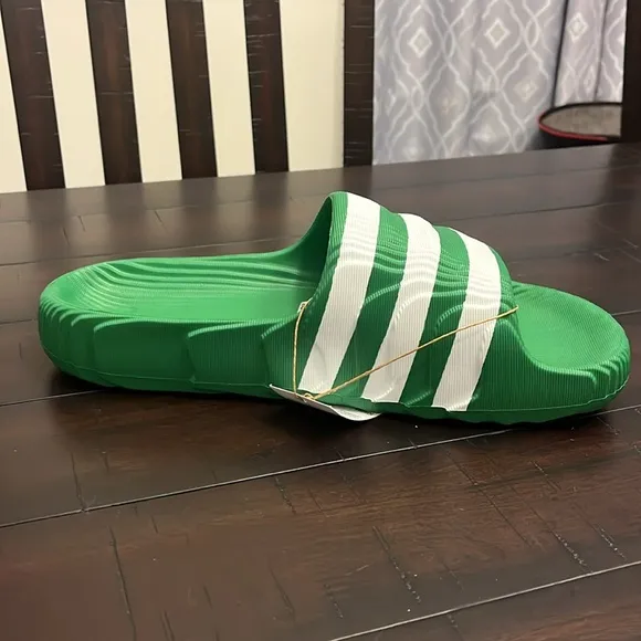 Adidas Adilette 22 Slides Sandals Shoes green white IG9260 new Mens Size 10