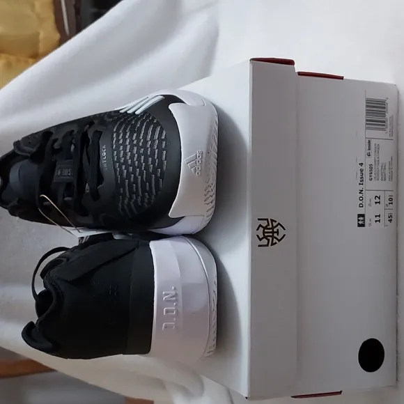Adidas D.O.N.Issue 4 Basketball Shoes