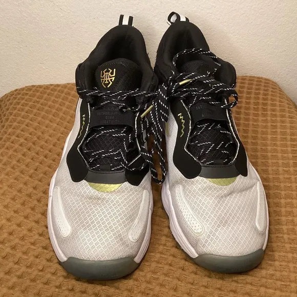 Adidas Donovan Mitchell D.O.N. Issue 3 Men's Size 15 White Shoes Sneakers H67724