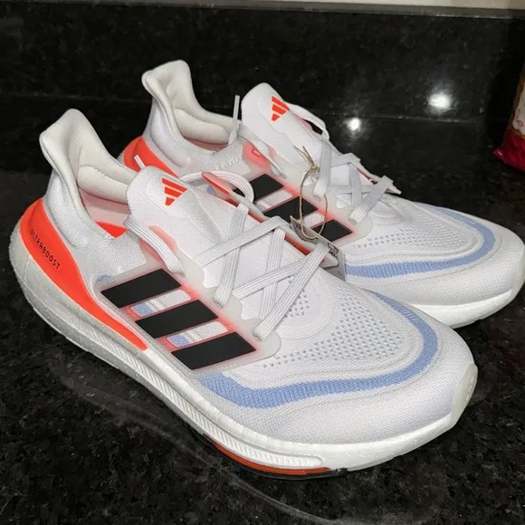 Adidas men’s UltraBoost Light W sz 10