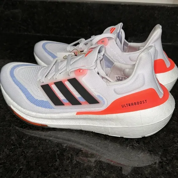 Adidas men’s UltraBoost Light W sz 10