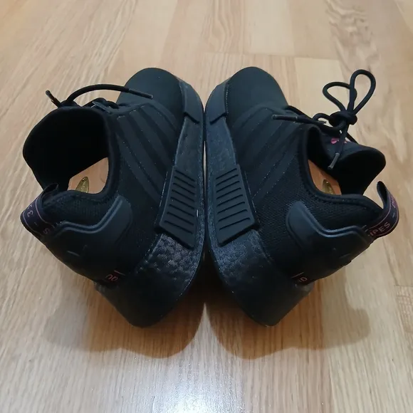 Adidas NMD_R1 PrimeBlue Streetwear/Athletic Shoes Size 9 for Women