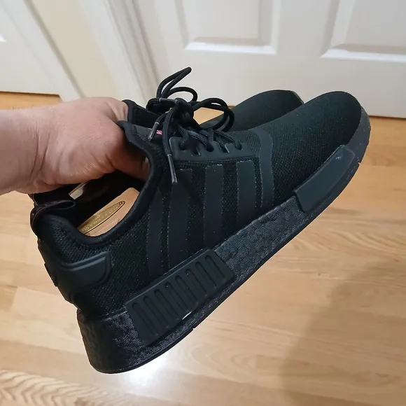 Adidas NMD_R1 PrimeBlue Streetwear/Athletic Shoes Size 9 for Women