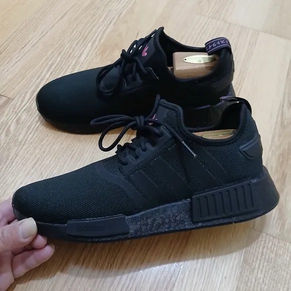 Adidas NMD_R1 PrimeBlue Streetwear/Athletic Shoes Size 9 for Women