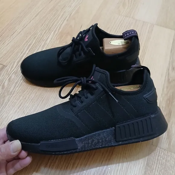 Adidas NMD_R1 PrimeBlue Streetwear/Athletic Shoes Size 9 for Women