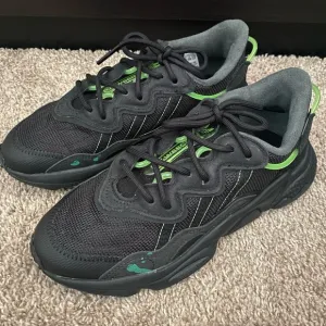 Adidas Originals Big Kids Ozweego Black/ Green Shoes -H1637 Size 4.5