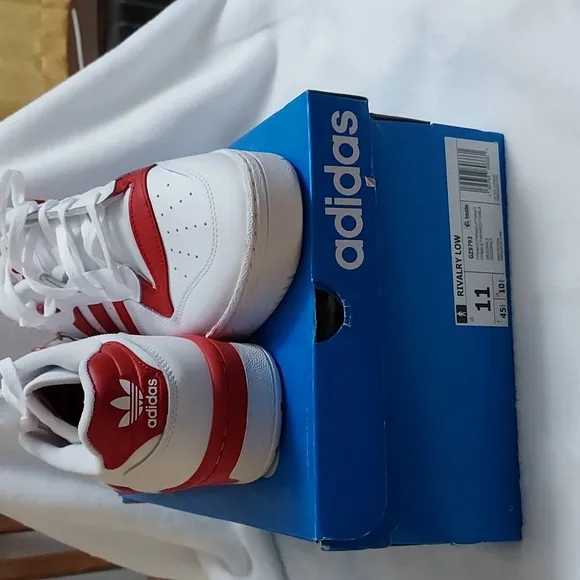 Adidas Rivalry Low shoes