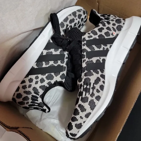 Adidas  Run  Shoes