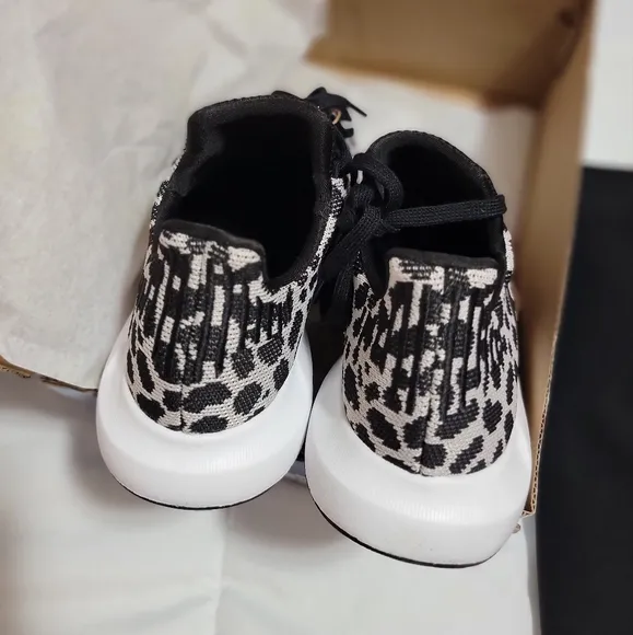 Adidas  Run  Shoes