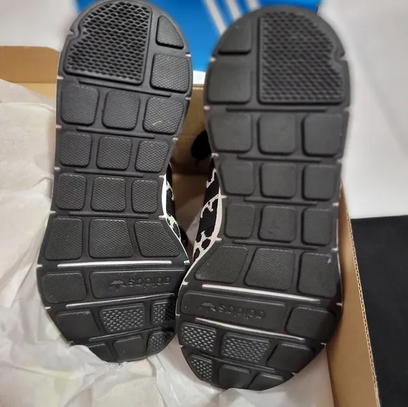 Adidas  Run  Shoes