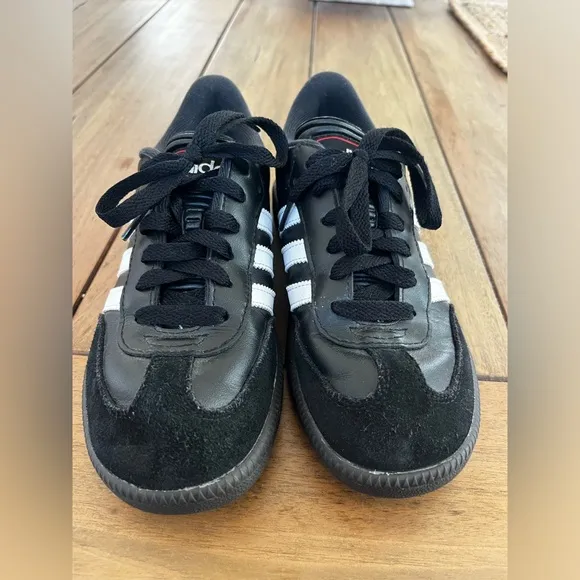 Adidas Samba Classic Black and White Shoes; Size 3.5 GREAT CONDITION!