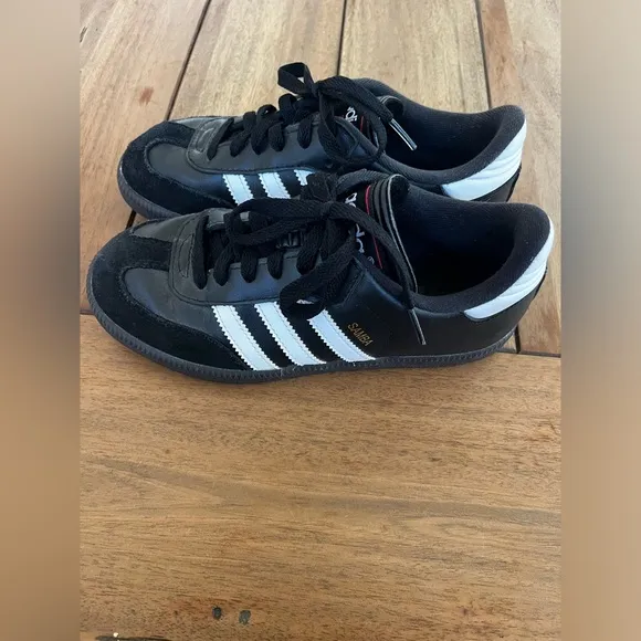 Adidas Samba Classic Black and White Shoes; Size 3.5 GREAT CONDITION!