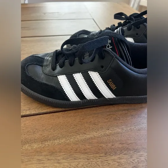 Adidas Samba Classic Black and White Shoes; Size 3.5 GREAT CONDITION!