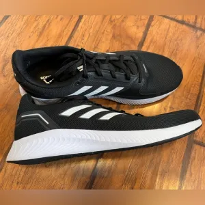 Adidas shoes sneakers mens 11 black white low top lace up classic running nice!